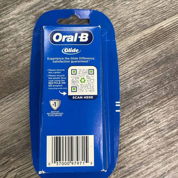 Oral-B Glide Dental Floss 3-Pack - Picture 2 of 2